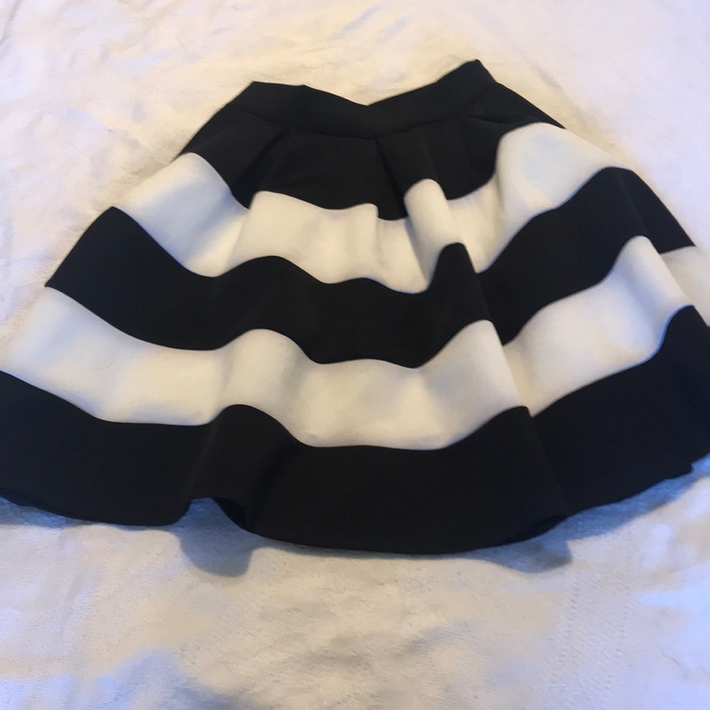 Black and white mini skirt
